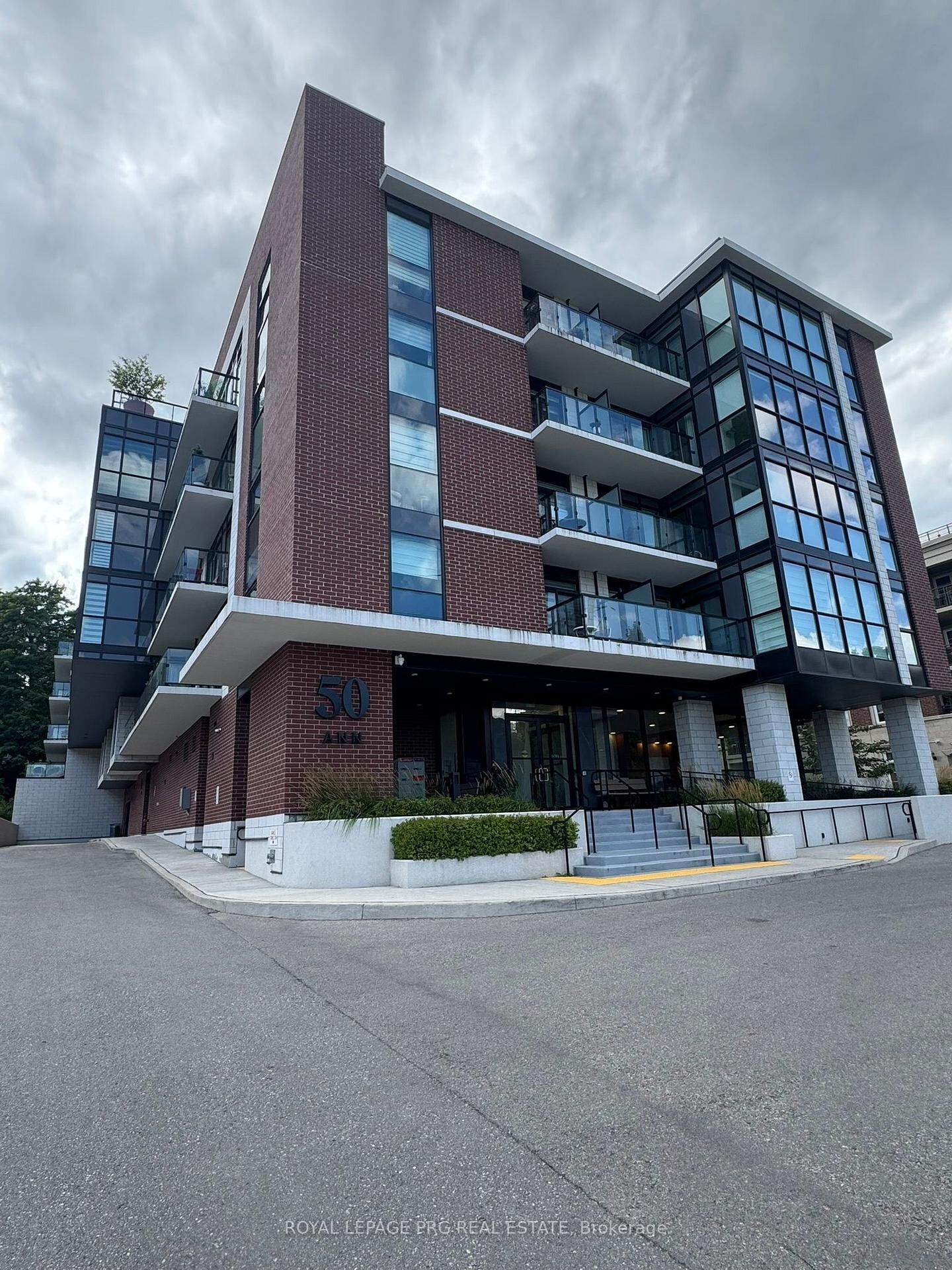Property Photo: 50 Ann Street 401 ON L7E 1B9