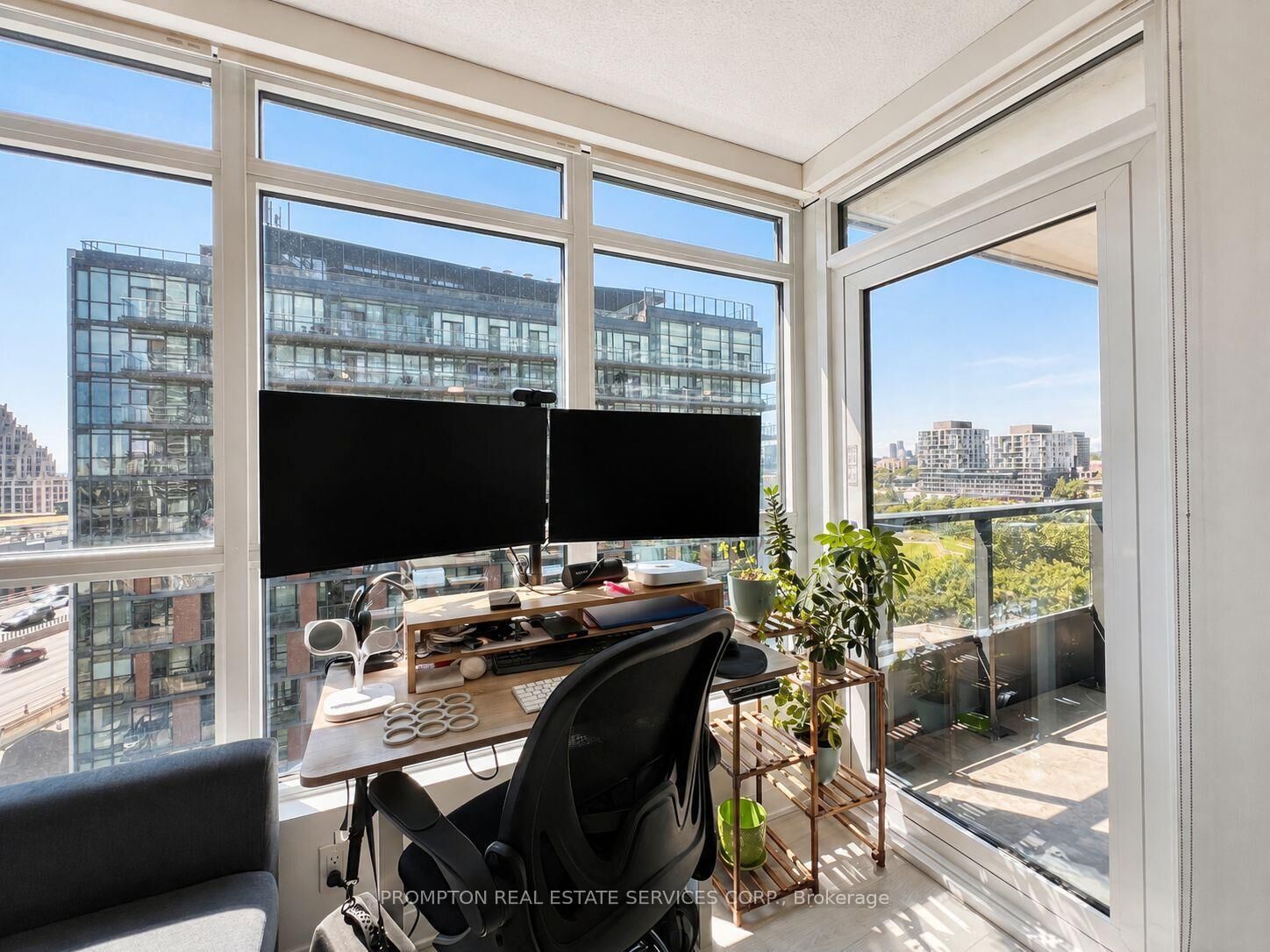 Property Photo: 80 Queens Wharf Road 1015 ON M5V 0J2