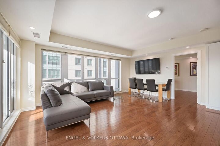 Property Photo: 234 Rideau Street 1112 ON K1N 0A9
