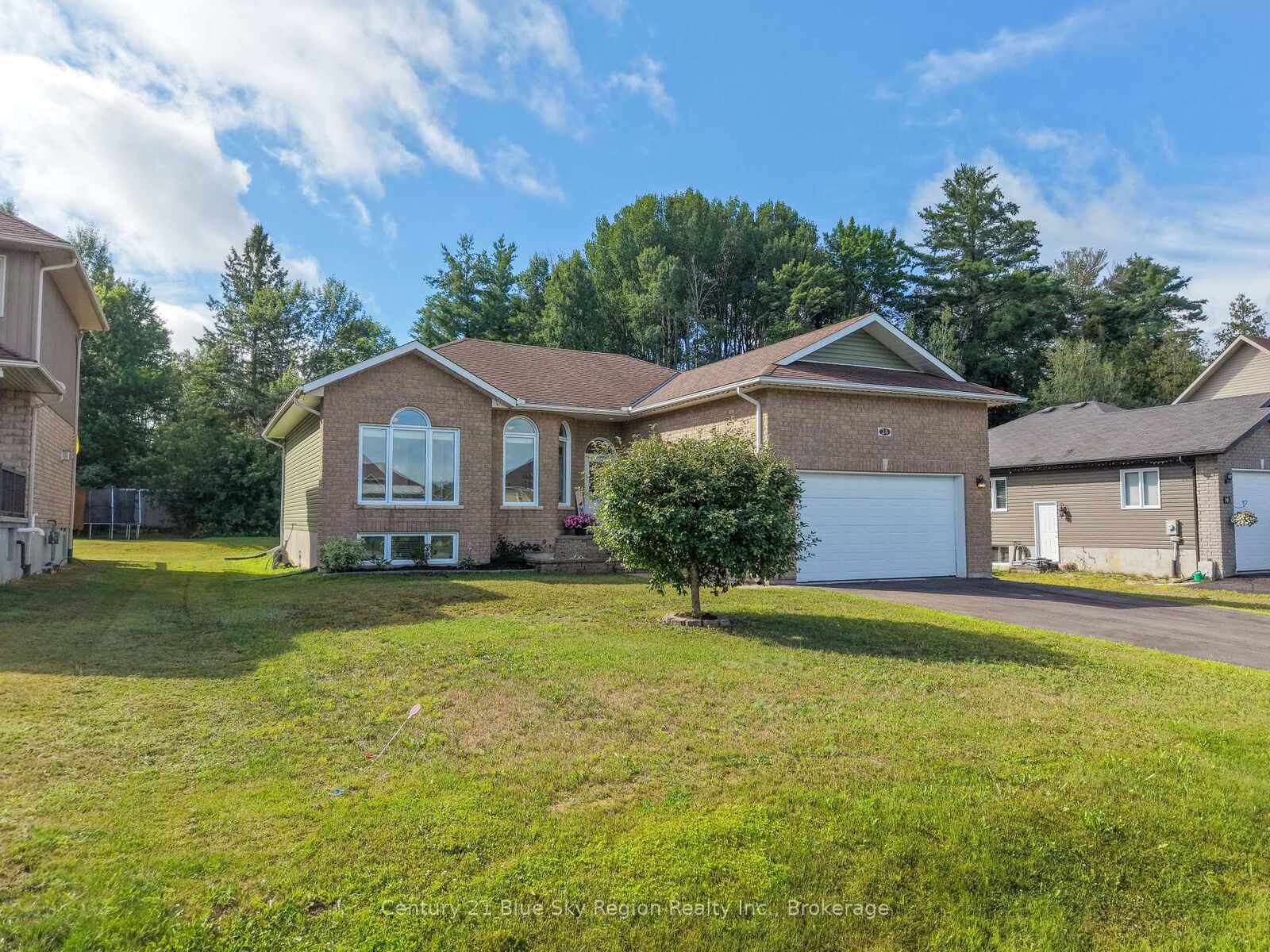 Property Photo:  24 Osprey Crescent  ON P0H 1H0 
