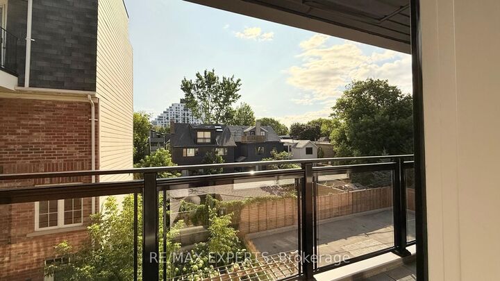 Property Photo:  45 Connaught Avenue 404  ON M4L 2V8 