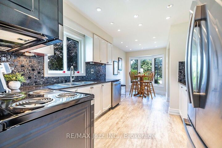 Property Photo:  621 Flavelle Court  ON L1V 3W6 