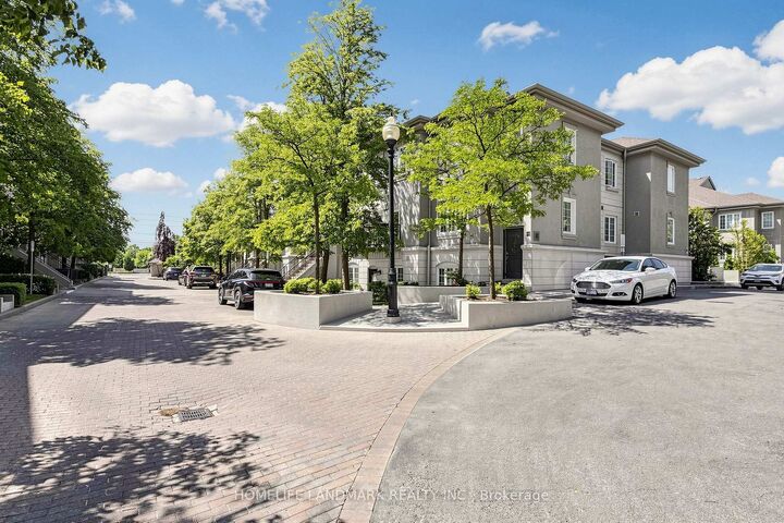 108 Finch Avenue W B29 — photo 1