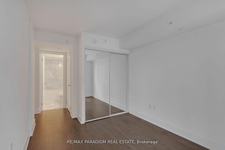 Property Photo: 955 Bay Street 2501 ON M5S 0C6