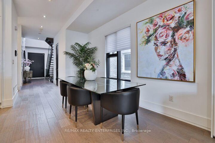 Property Photo: 7B Iroquois Avenue ON L5G 1M7