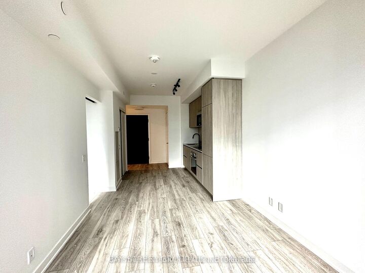 Property Photo: 108 Peter Street 616 ON M5V 0W2