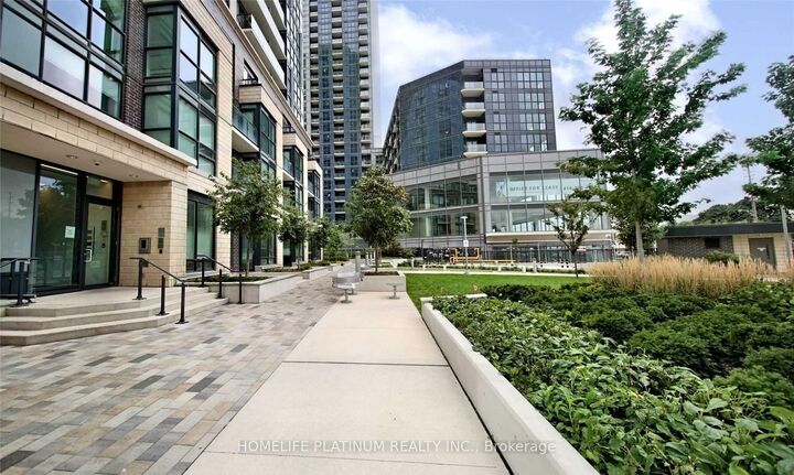 Property Photo:  20 Thomas Riley Road W 2407  ON M9B 1B3 