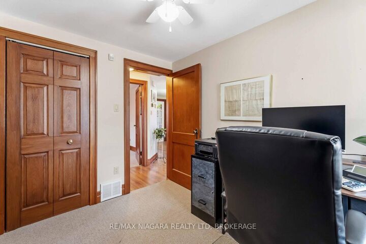 70 Riverside Drive — photo 1