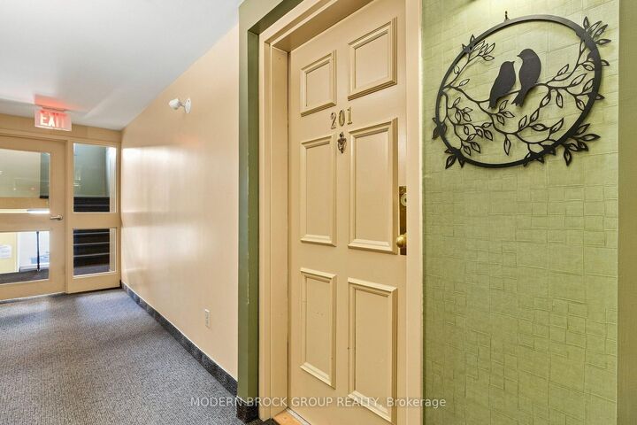 Property Photo: 274 Ormond Street 201 ON K6V 6Z7