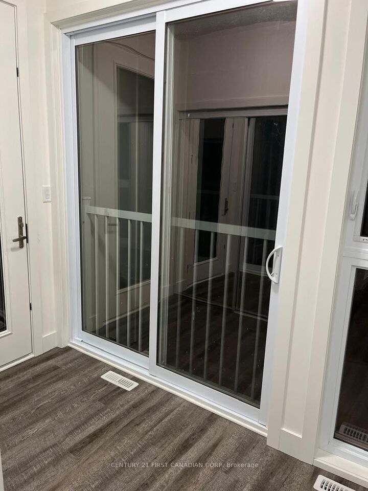 Property Photo: 234 Edgevalley Road 93 ON N5V 0E3
