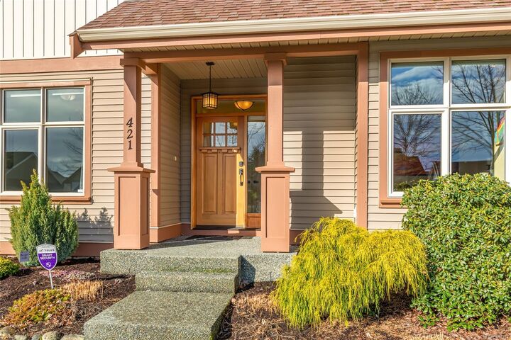 Property Photo: 421 Poets Trail Dr BC V9R 7B1