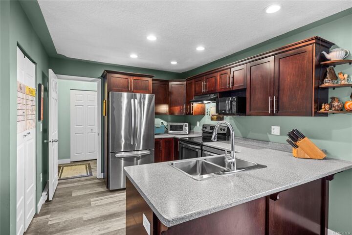 Property Photo: 9625 Askew Creek Dr BC V0R 1K3