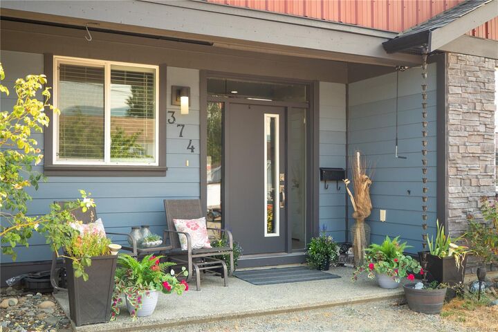 Property Photo: 374 Shepherd Ave BC V9R 3X1