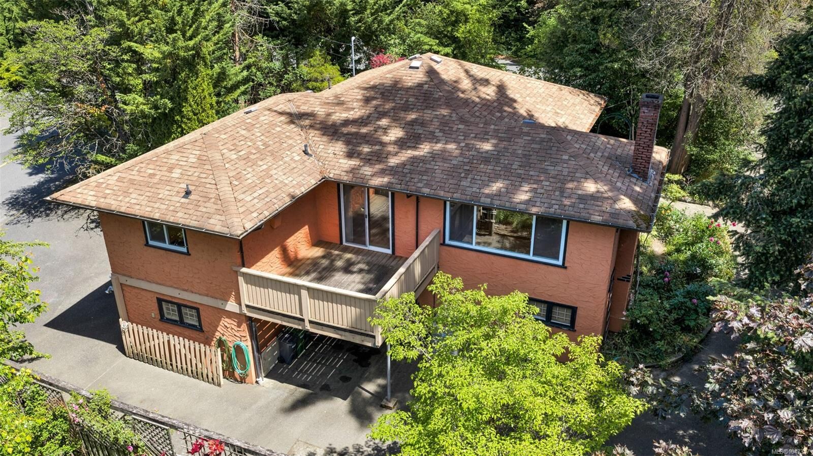 Property Photo: 6182 Grieve Rd BC V9L 2H1