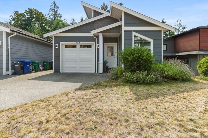 Property Photo: 234 Golden Oaks Cres BC V9T 0K8