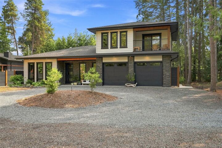 Property Photo:  935 Meadowlark Pl  BC V9K 1M6 