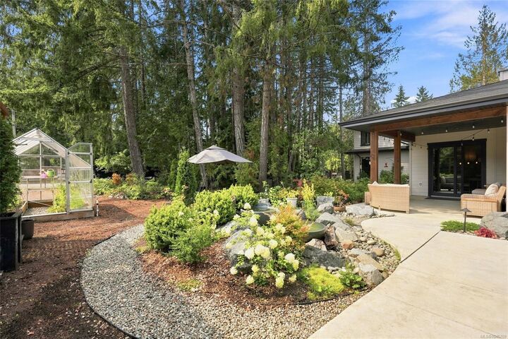 Property Photo:  935 Meadowlark Pl  BC V9K 1M6 