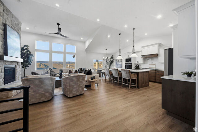 Property Photo:  514 E Gilmour St 117  UT 84074 