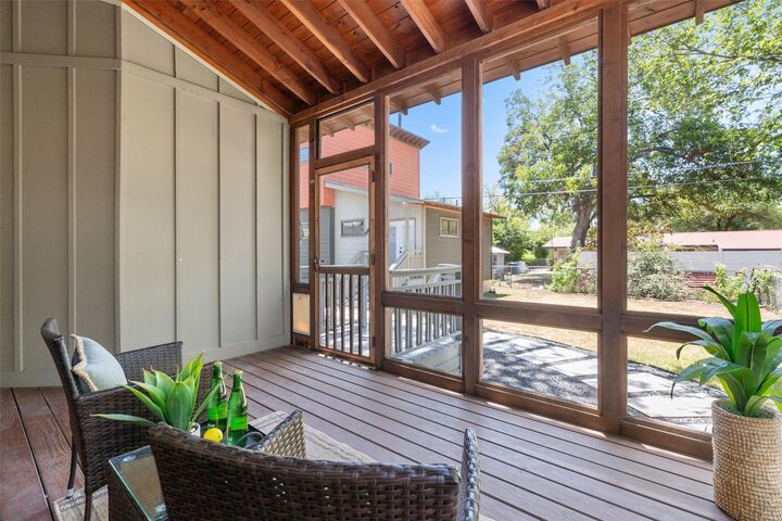 Property Photo:  2709 Geraghty Avenue  TX 78757 