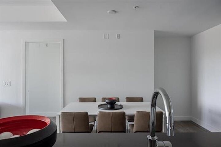 Property Photo: 717 W 17th Avenue 301 BC V5Z 1V1