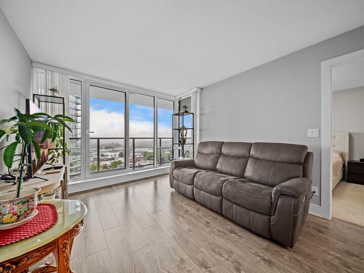 Property Photo: 4189 Halifax Street 2805 BC V5C 0H9