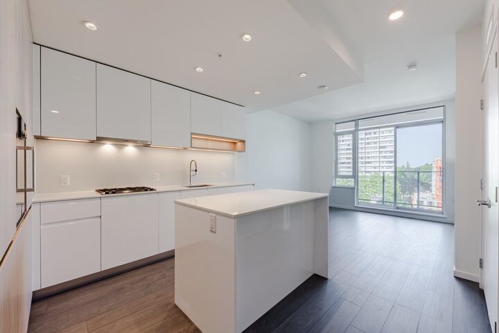 Property Photo: 6300 Minoru Boulevard 728 BC V6Y 0N1