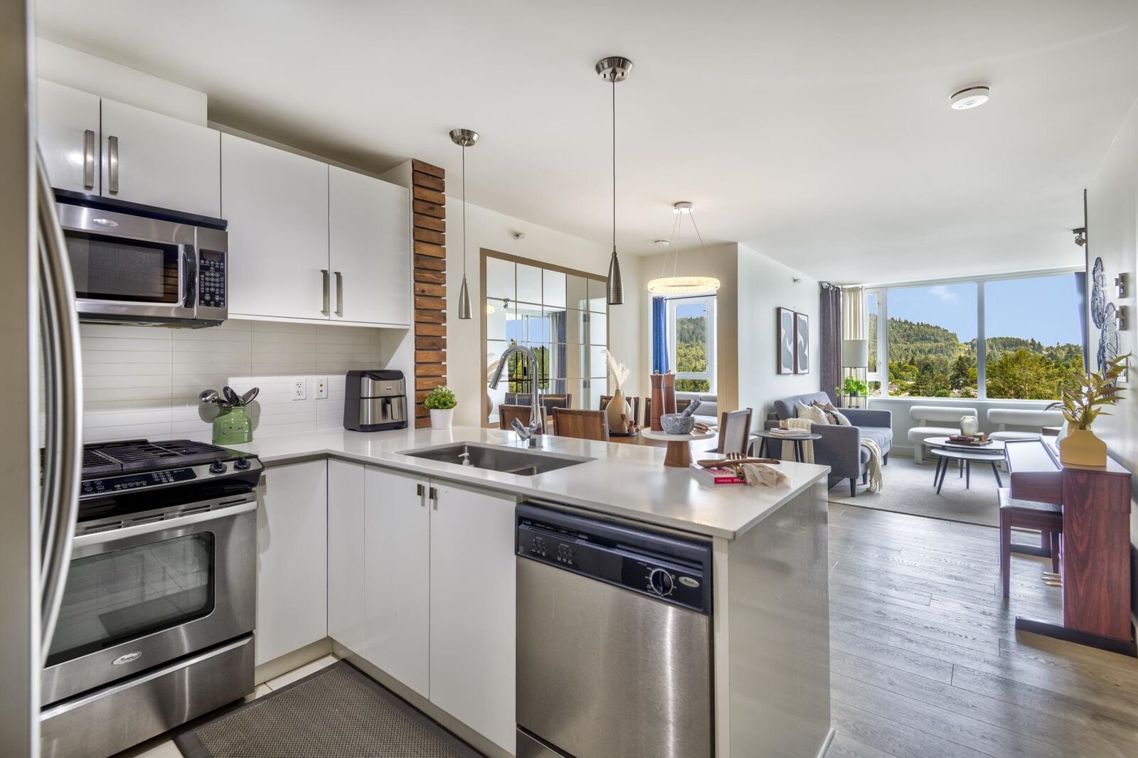 Property Photo: 9868 Cameron Street 1606 BC V3J 0A5