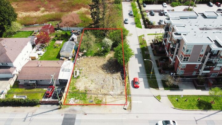 10712 140 Street — photo 1