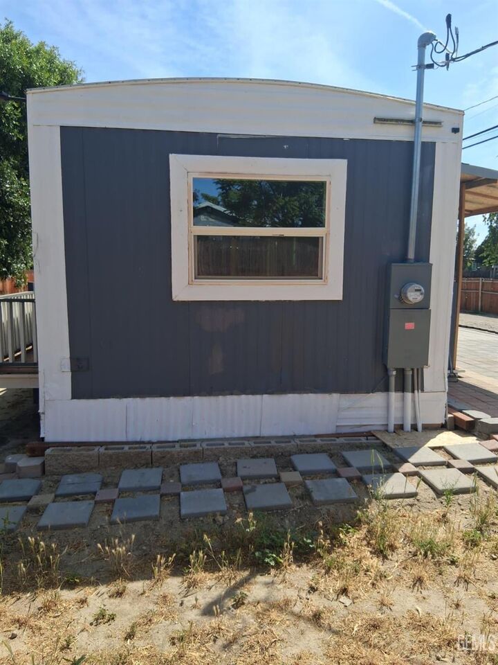 Property Photo:  216 Pico Street  CA 93268 