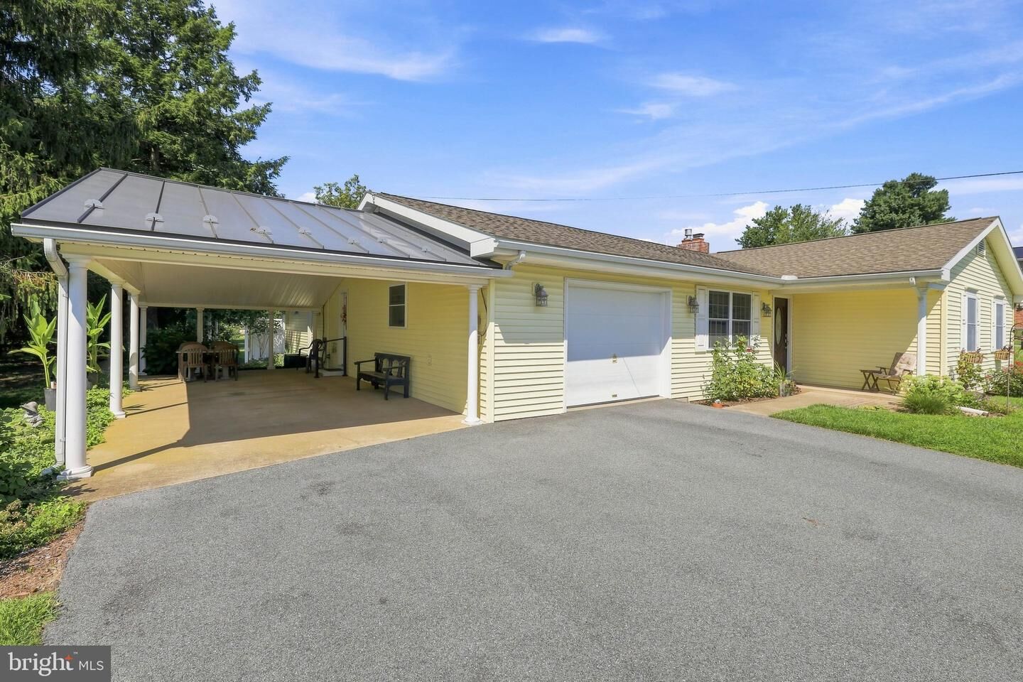 Property Photo:  313 Linden Street  PA 17519 