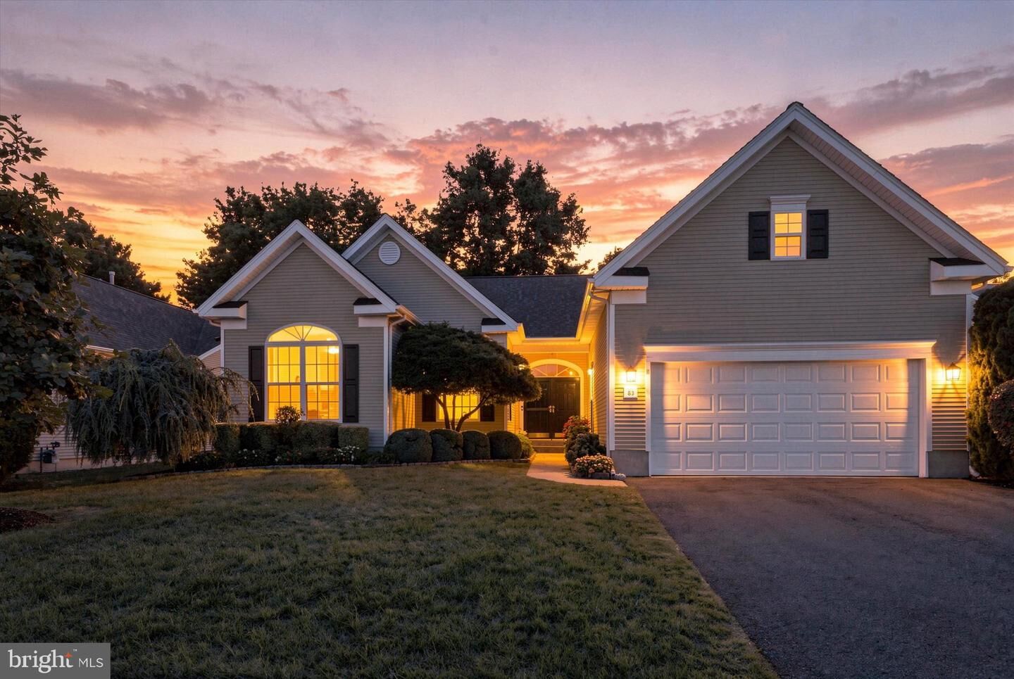 Property Photo:  33 Barbary Lane  NJ 08022 