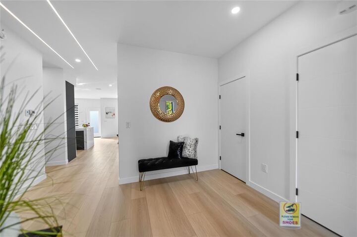 Property Photo: 172 Sterling Avenue MB R2M 2R7