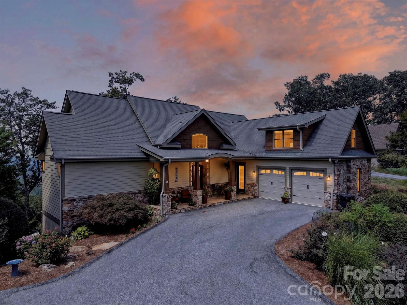 Property Photo:  851 Sunlight Ridge Drive  NC 28792 