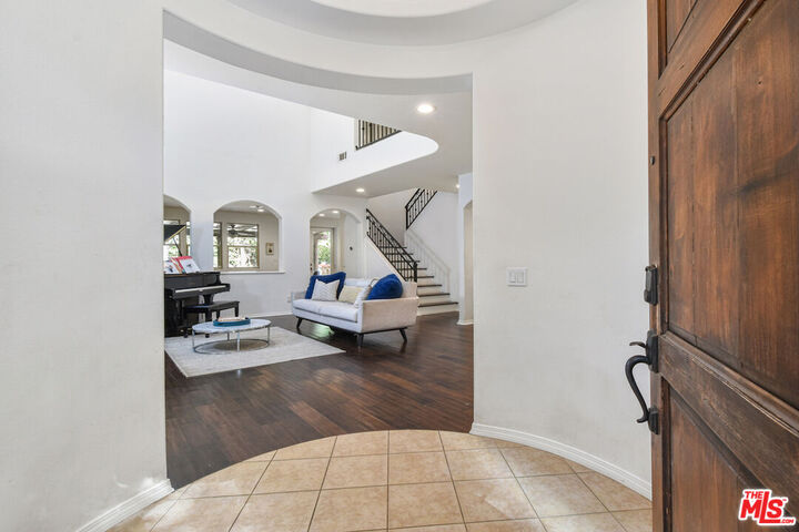 Property Photo:  15525 Morrison St  CA 91403 