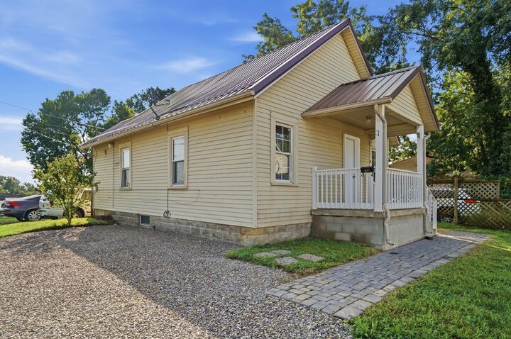 Property Photo:  60 Mohawk Street  OH 43055 