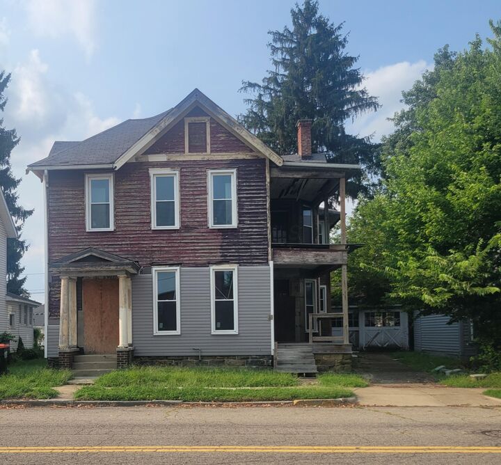 Property Photo:  108 W Locust Street  OH 43055 