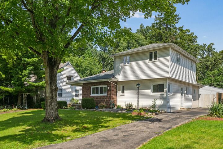 Property Photo:  2802 Wildwood Road  OH 43231 