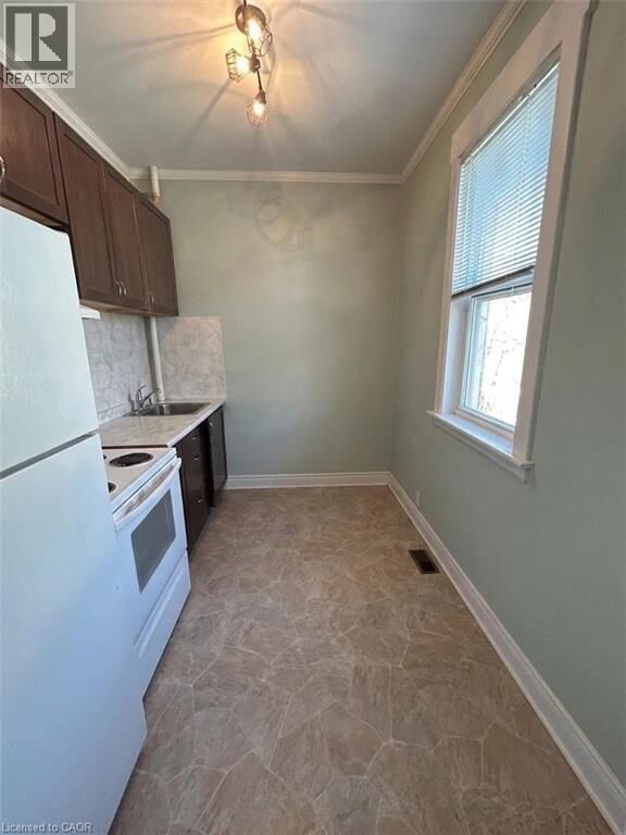 Property Photo:  35 Grant Avenue 4  ON L8N 2X4 