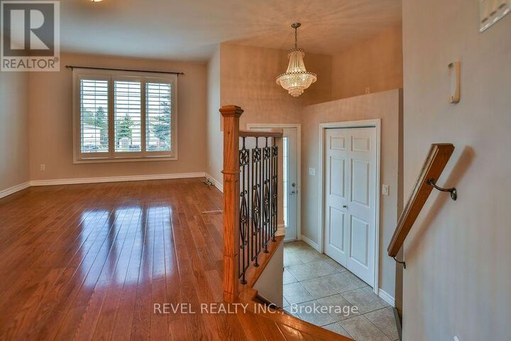 Property Photo:  73 Jv Bonhomme Boulevard  ON P4P 0A2 