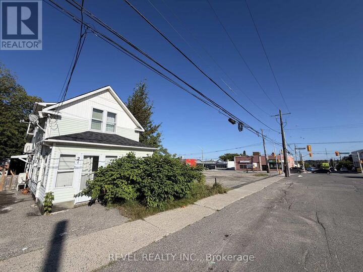 21 Birch Street South — photo 1
