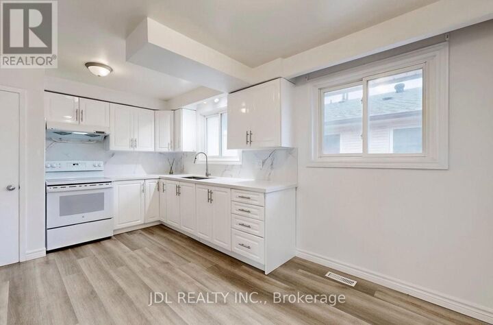 Property Photo:  37 Warfield Dr Drive  ON M2J 3S4 