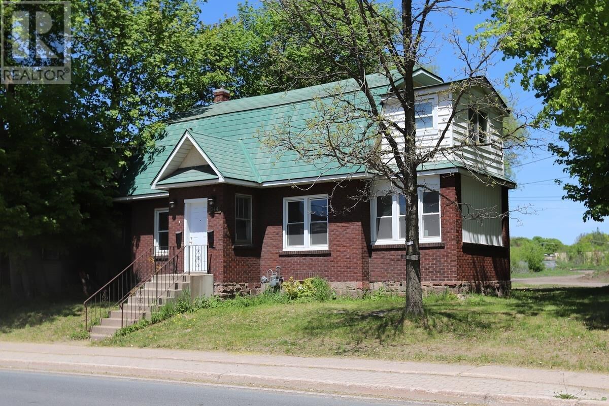 Property Photo:  344 Wellington St  ON P6A 2L9 
