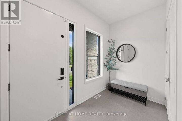 Property Photo:  252 Ketchikan Crescent  ON K2T 0S2 