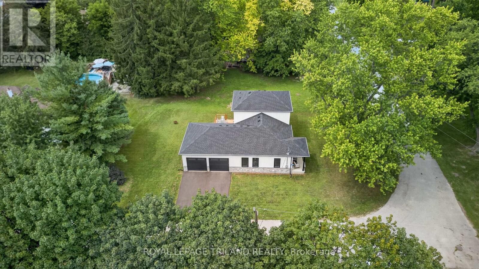 Photo de la propriété: 4397 Mill Crescent ON N0M 1A0
