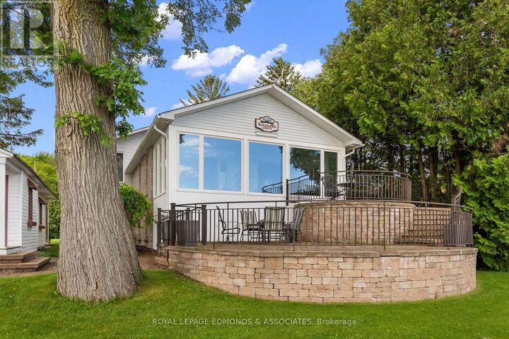Property Photo: 907 Cedar Lane ON K8A 2G6