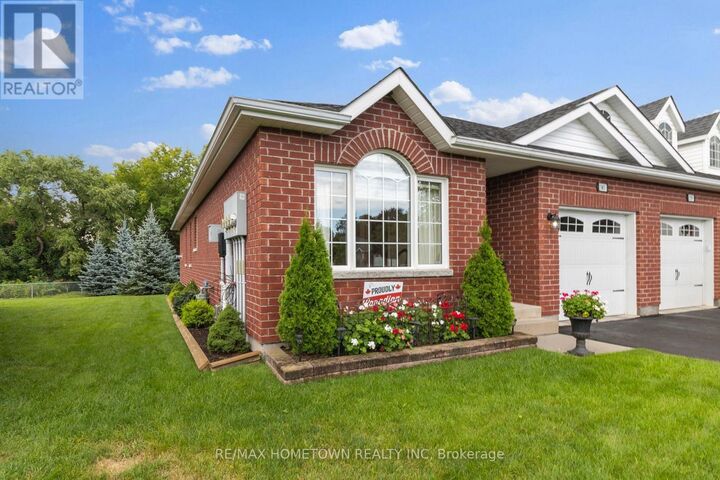 Property Photo: 141 Steacy Gardens ON K6V 7A6
