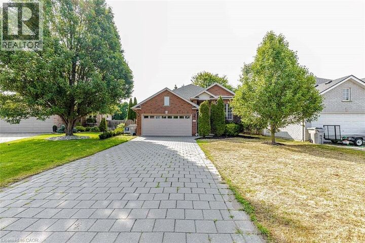 Property Photo:  47 Queensway Drive  ON N7G 4M2 