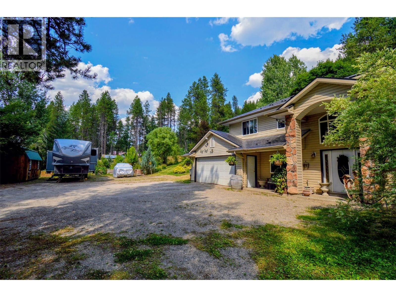 Property Photo:  610 Strathmore Avenue  BC V0H 1J0 