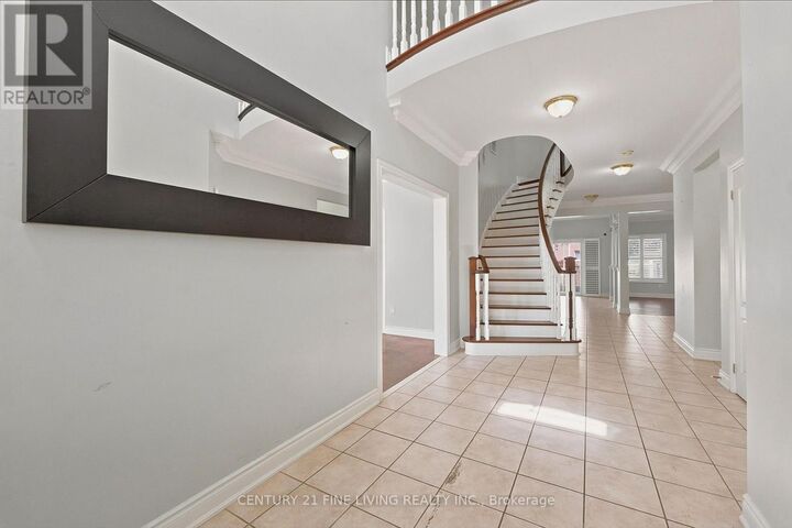 Property Photo: 38 Eiffel Boulevard ON L6P 1W3