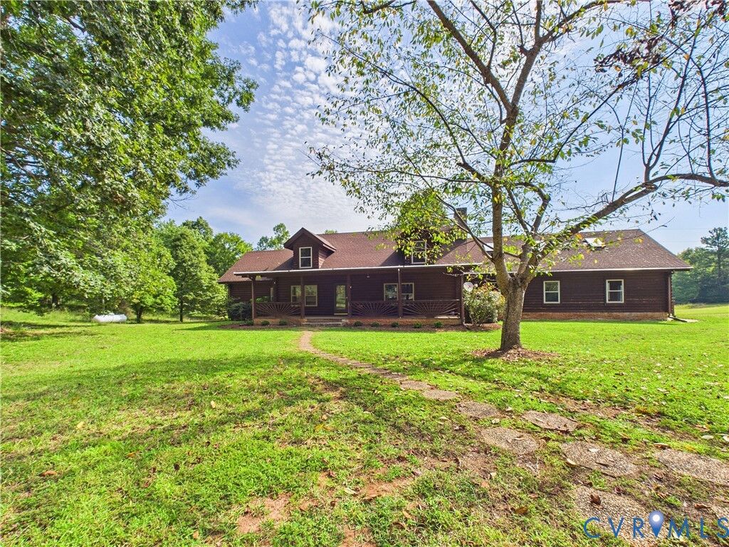 Property Photo:  1323 Old Peachtree Road  VA 23942 